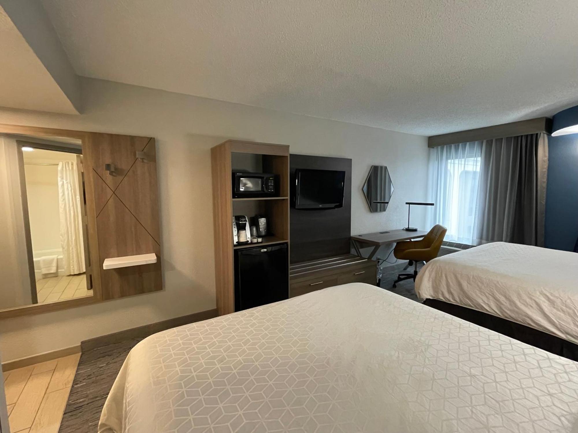 Holiday Inn Express Burlington By Ihg Esterno foto