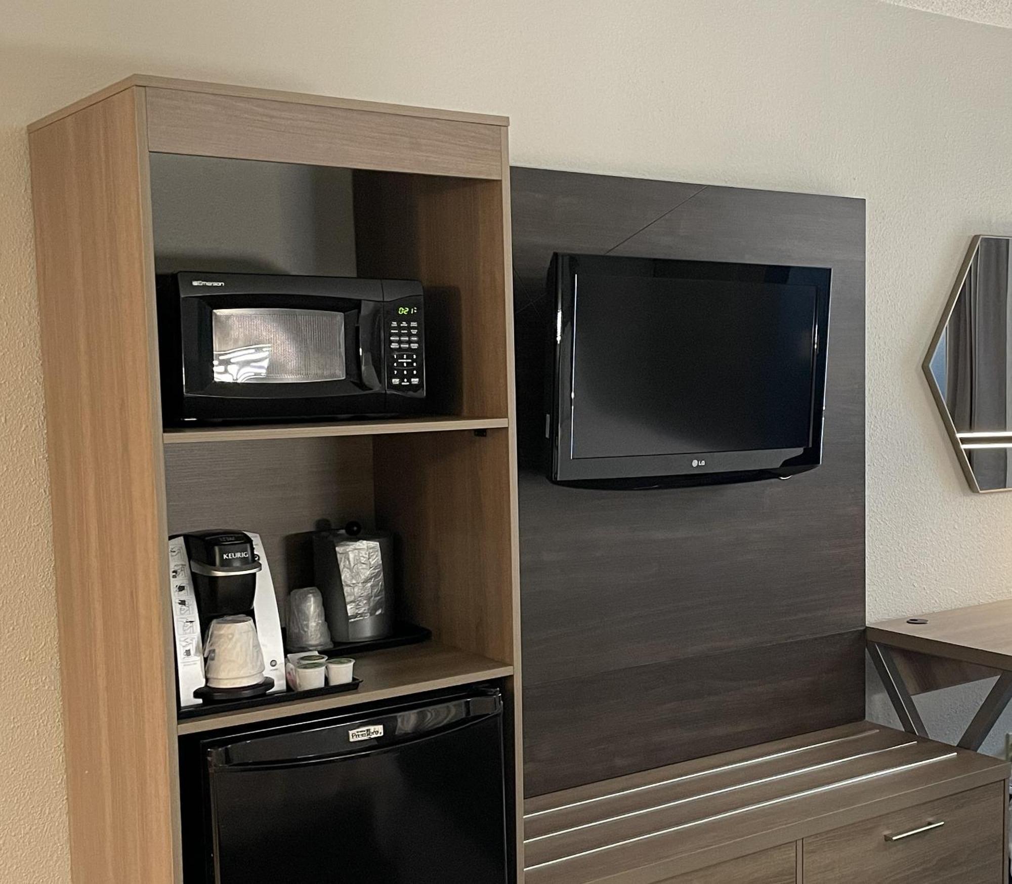 Holiday Inn Express Burlington By Ihg Esterno foto