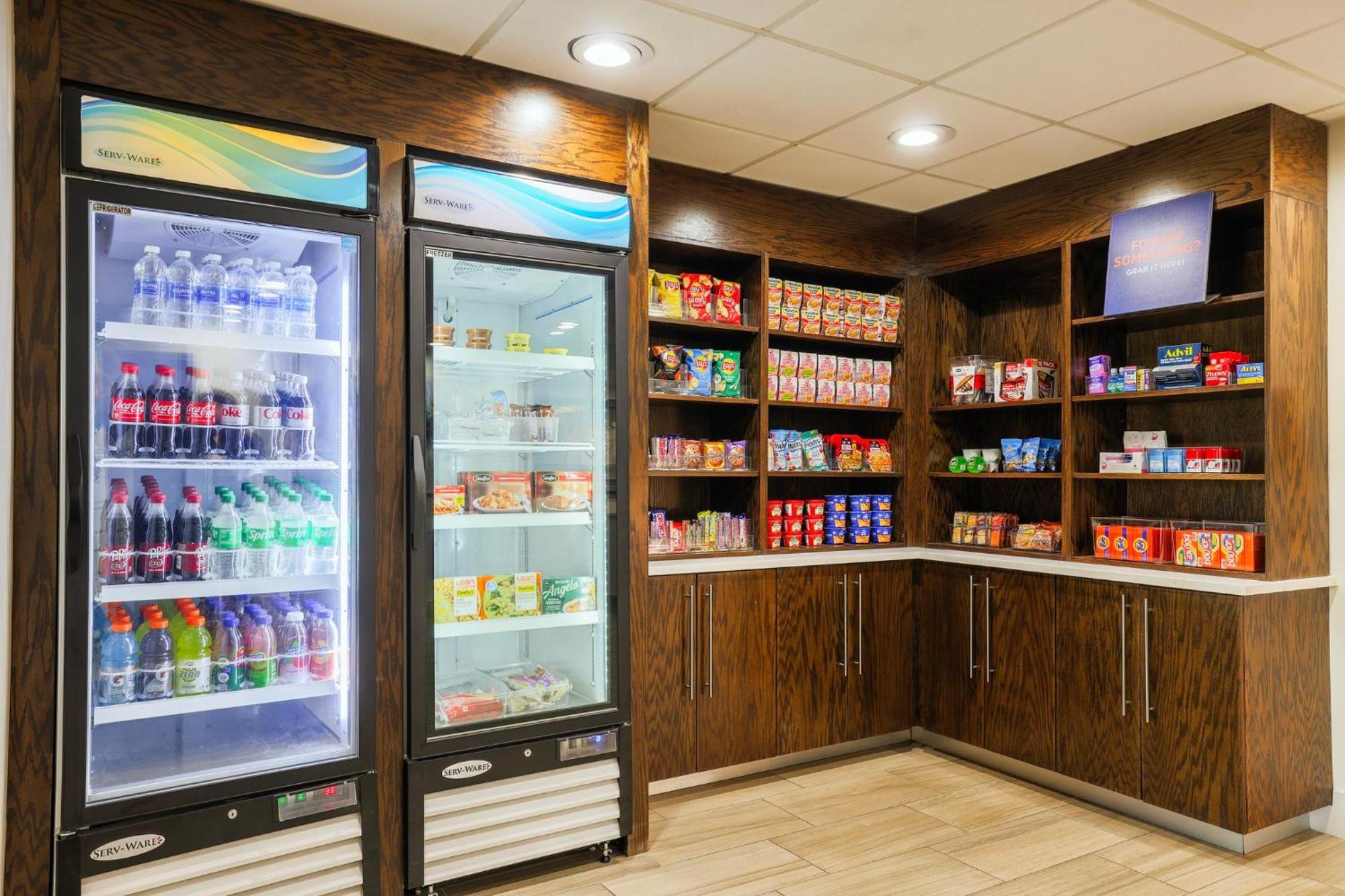 Holiday Inn Express Burlington By Ihg Esterno foto