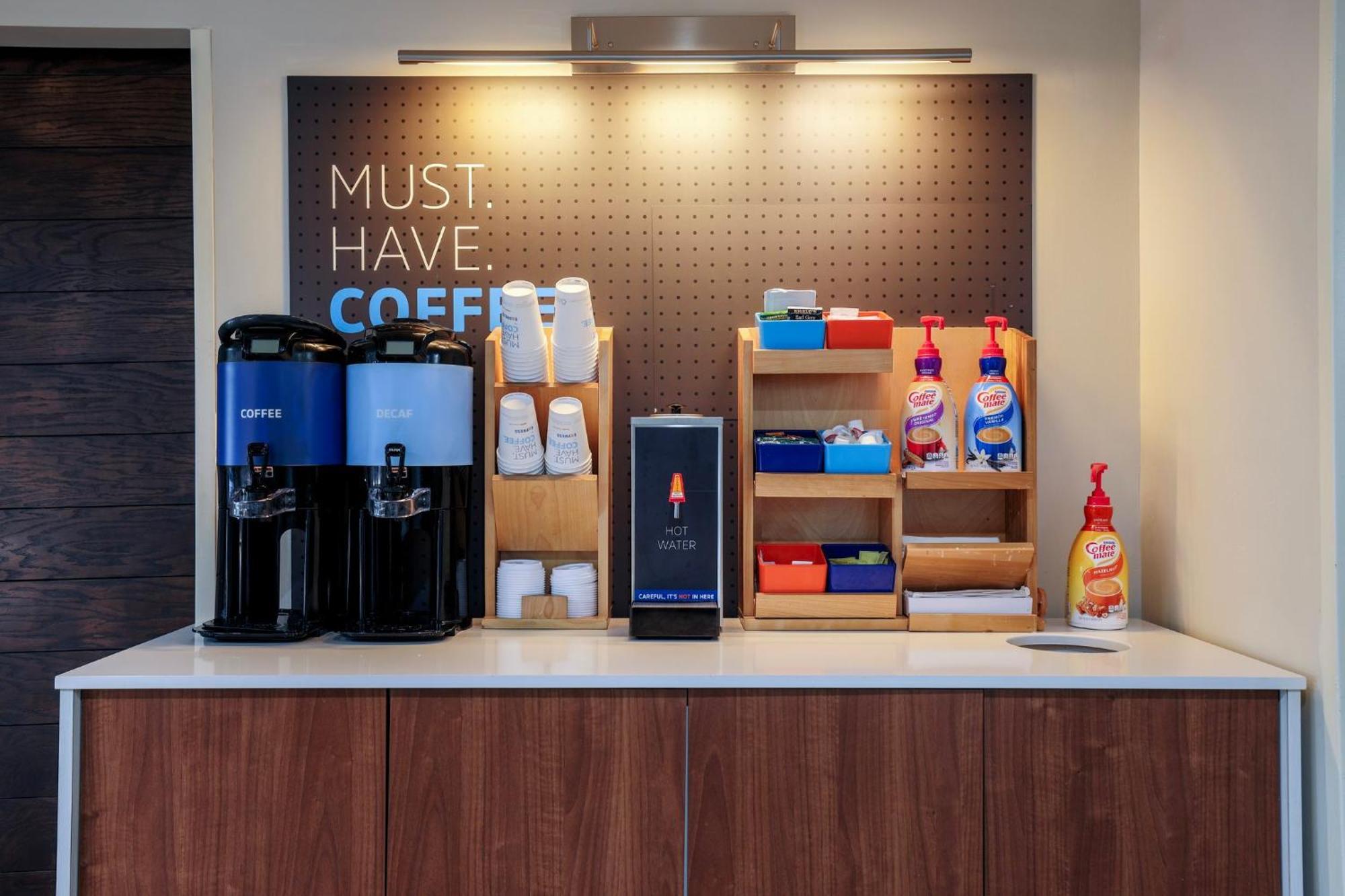 Holiday Inn Express Burlington By Ihg Esterno foto
