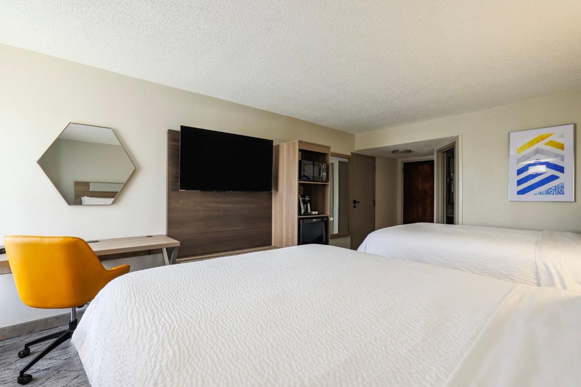 Holiday Inn Express Burlington By Ihg Esterno foto