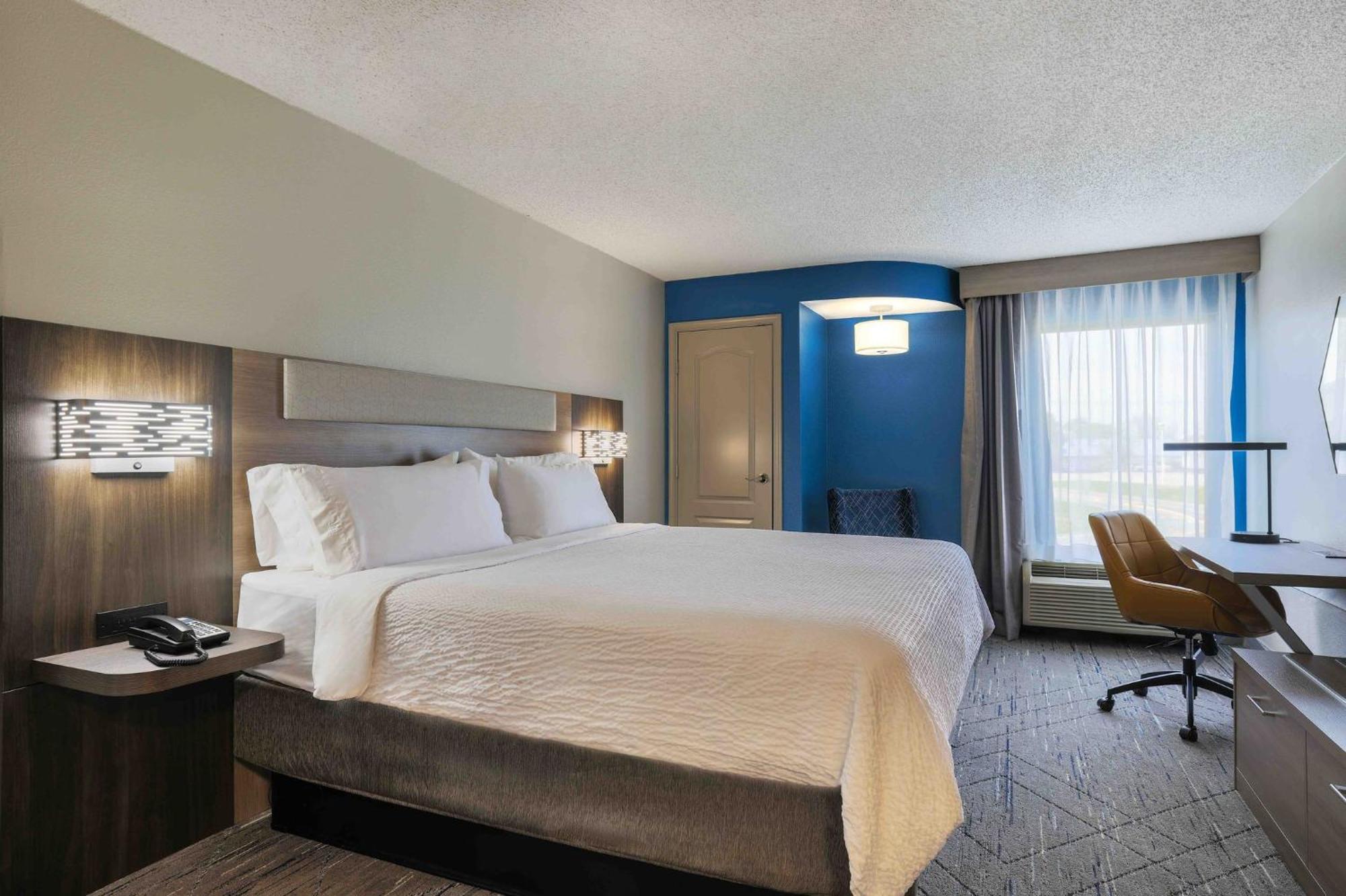 Holiday Inn Express Burlington By Ihg Esterno foto