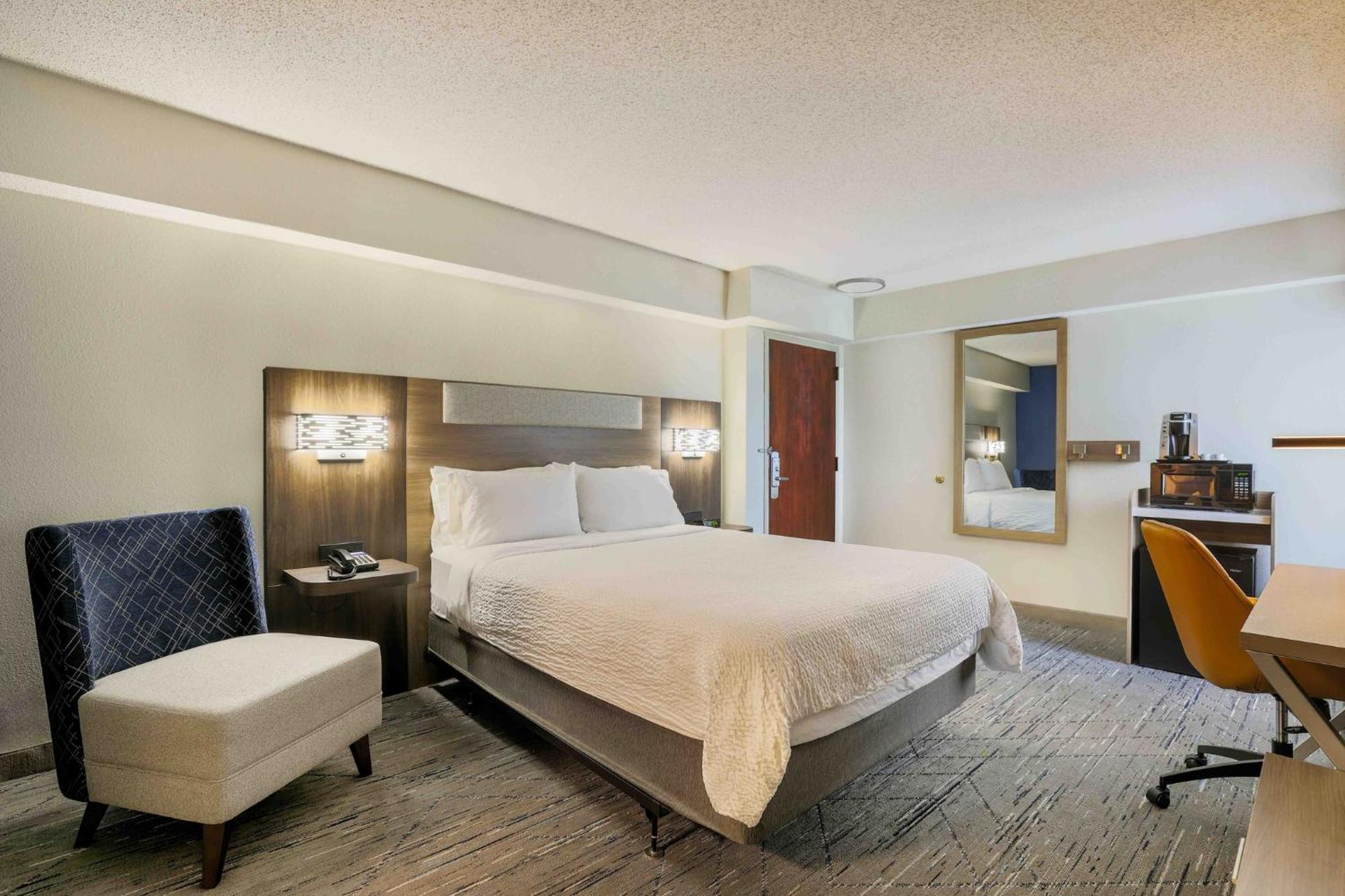 Holiday Inn Express Burlington By Ihg Esterno foto